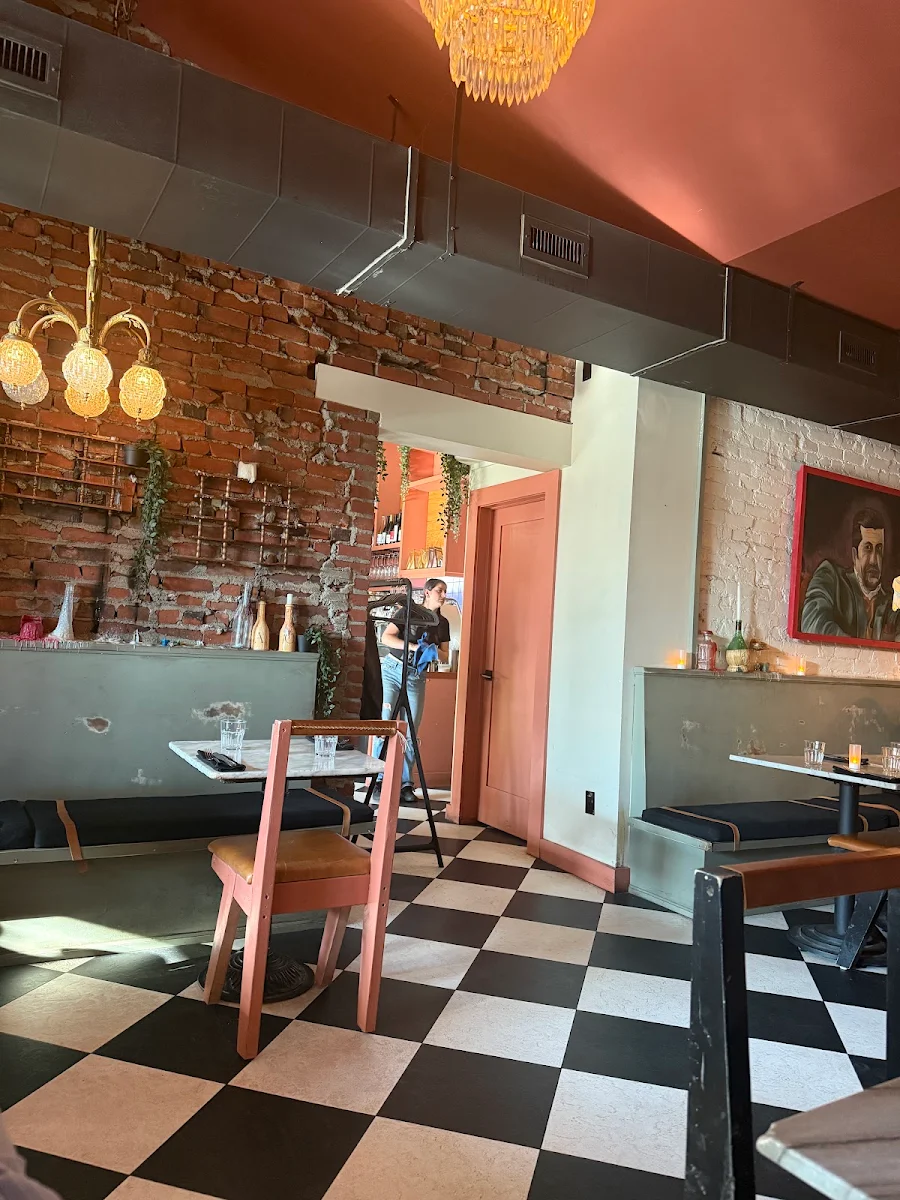Vibe, Marty's Pizza Bar