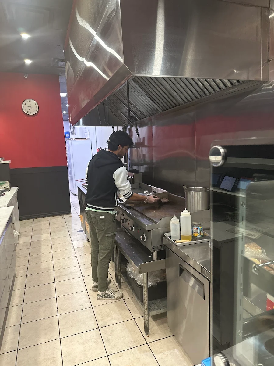 Vibe, 6ix Burgers®