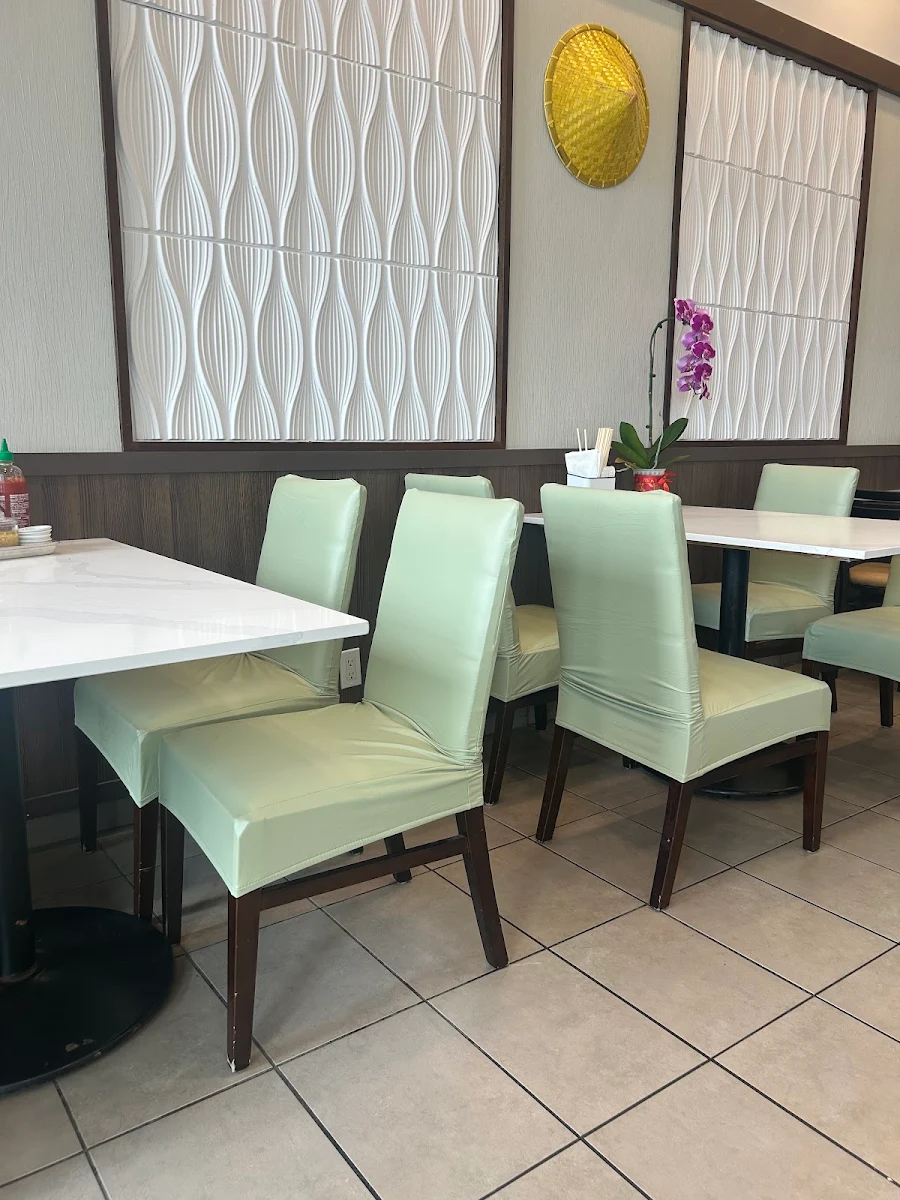 Vibe, Basil Pho House