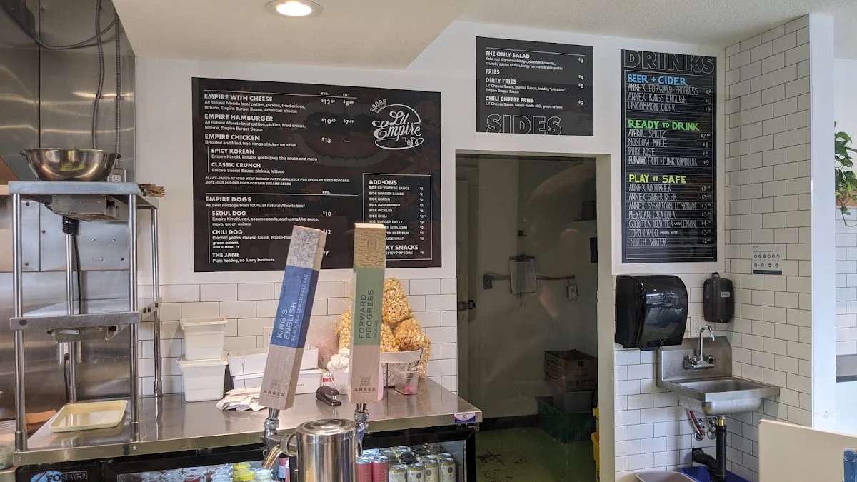 Vibe, Lil' Empire Burger - Bridgeland