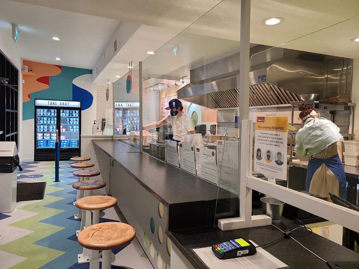 Vibe, Lil' Empire Burger - Bridgeland