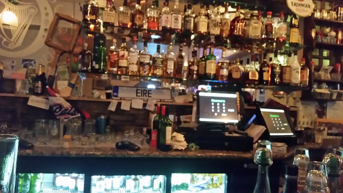 Vibe, Shannon's Pub