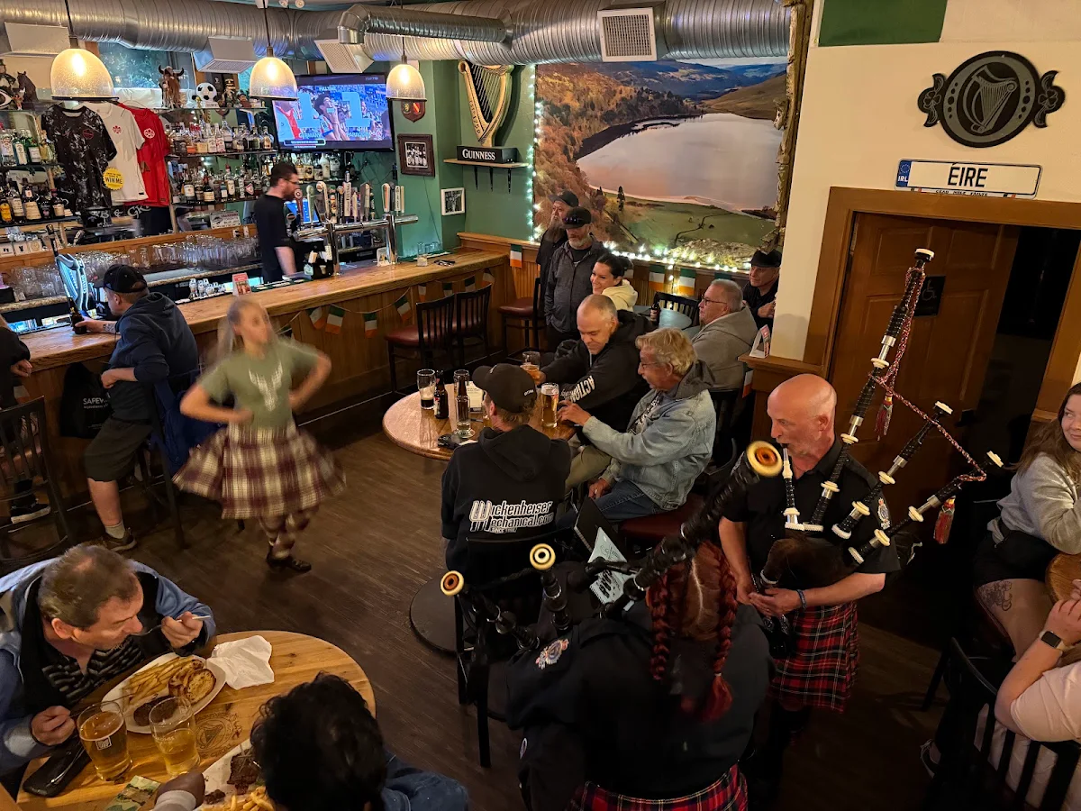 Vibe, Shannon's Pub