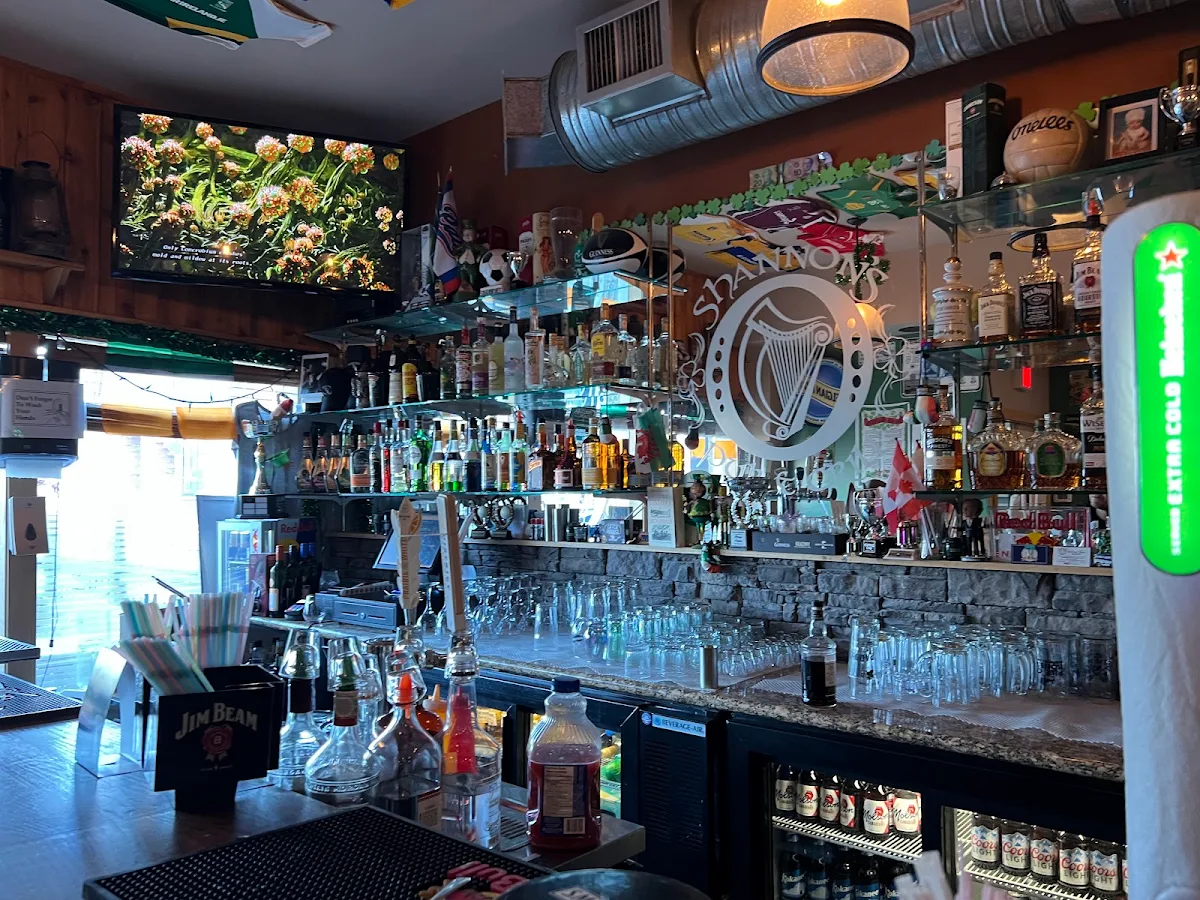 Vibe, Shannon's Pub