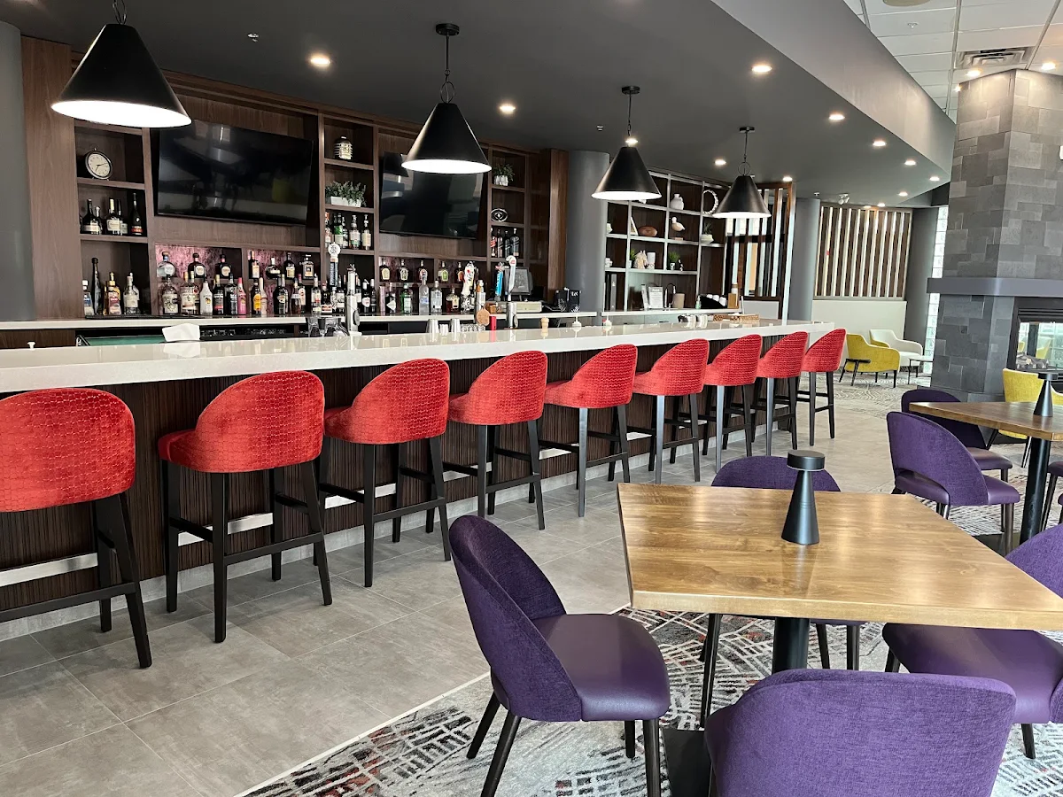 Vibe, Vic's on Wellington & Bentley's Lounge