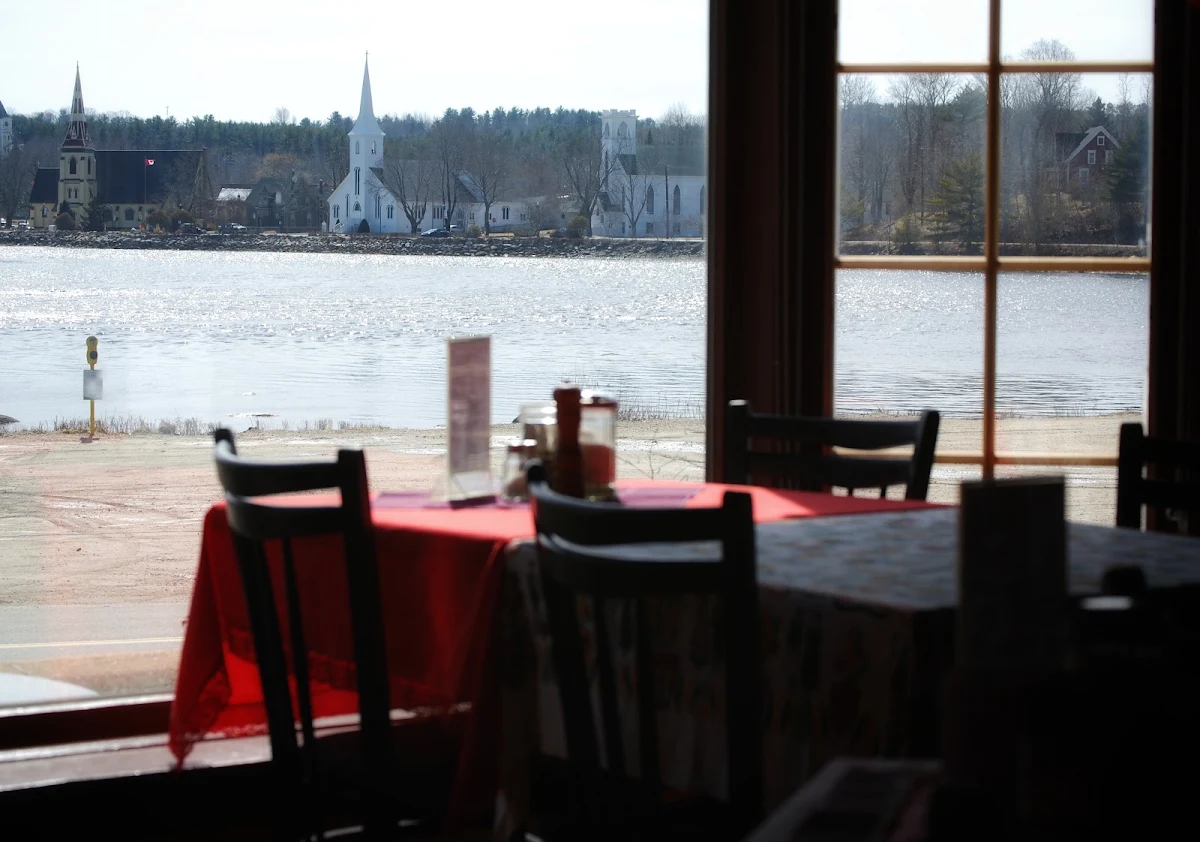 Vibe, Rebecca's Restaurant