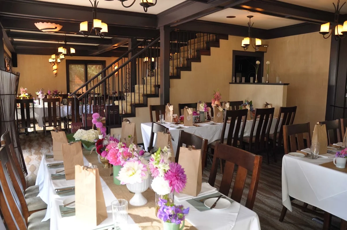 Vibe, Chasters Restaurant