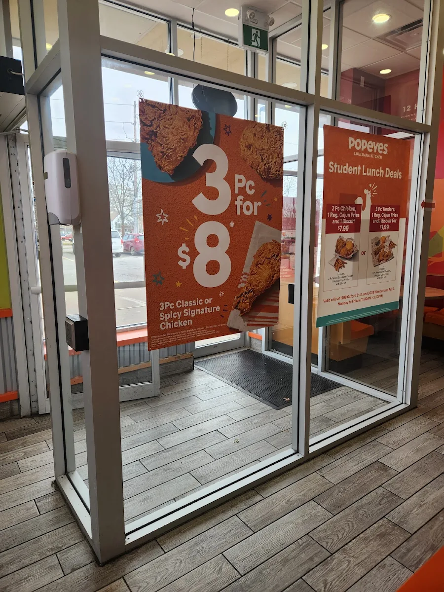 Menu, Popeyes Louisiana Kitchen
