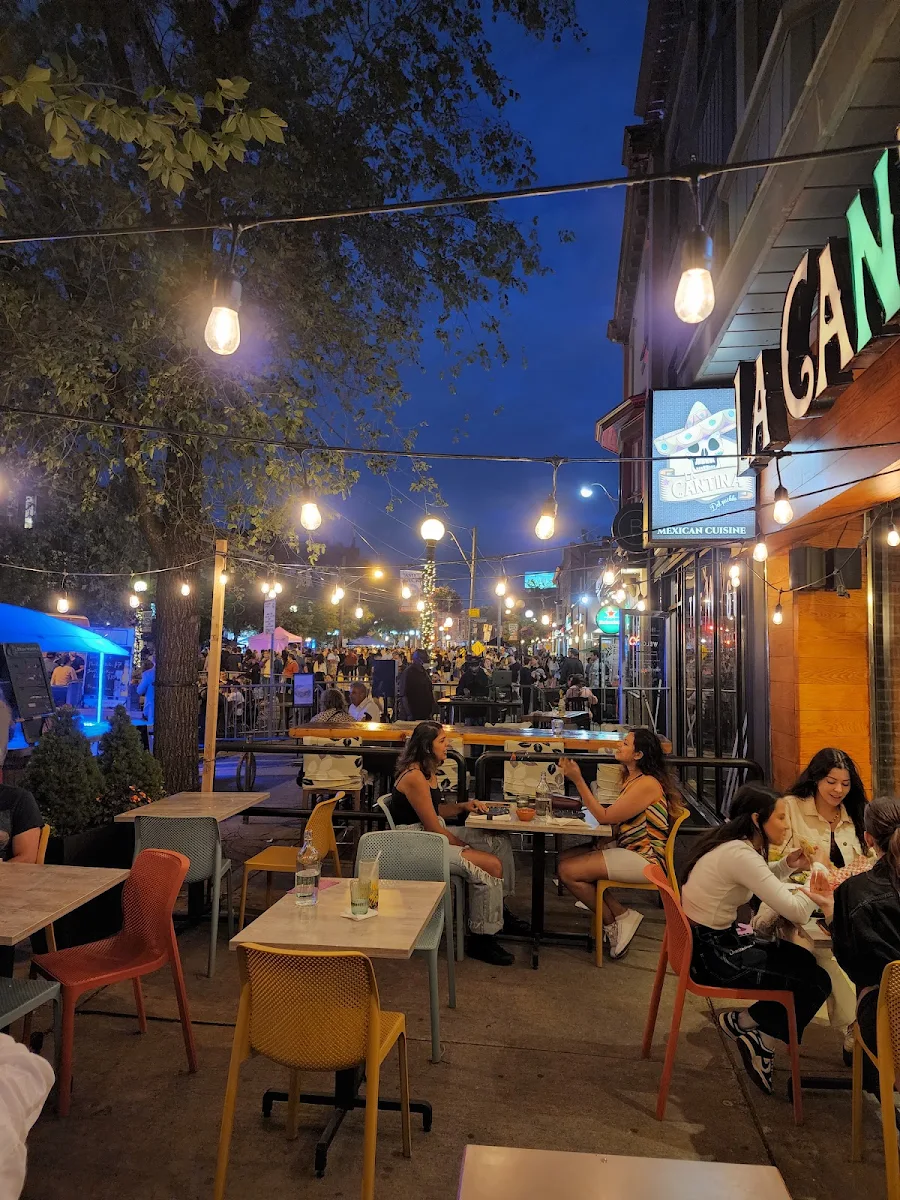 Vibe, La cantina del pueblo