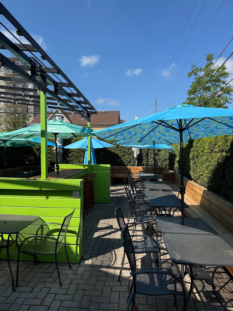 Vibe, Winks Eatery