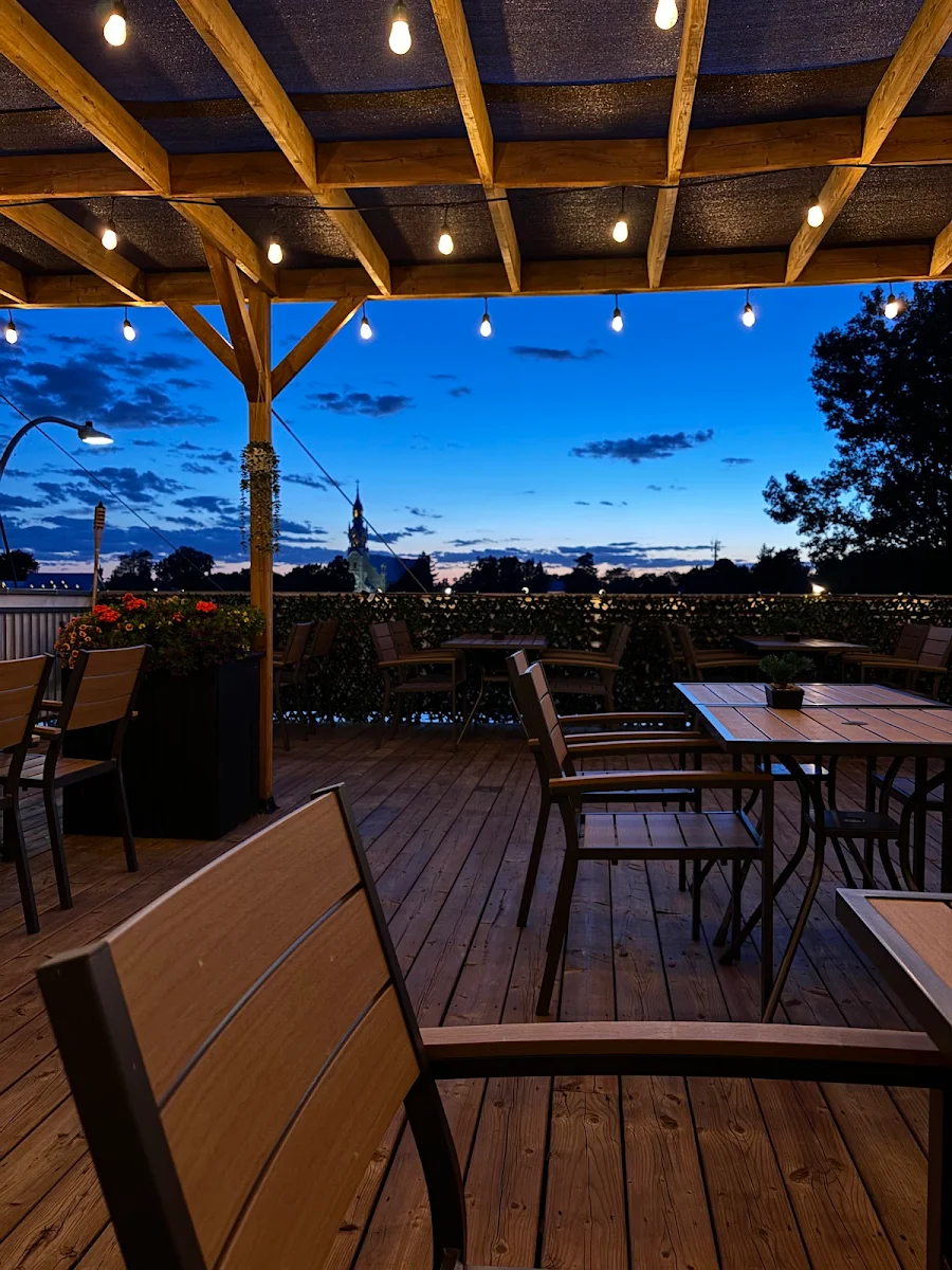 Vibe, Restaurant del Paradiso (Belmont Pizzeria)