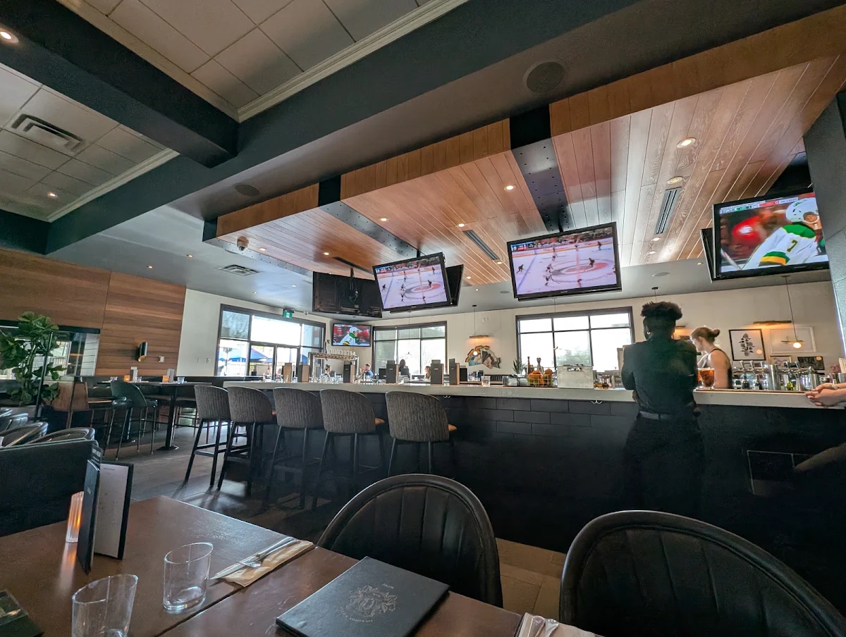 Vibe, Earls Kitchen + Bar