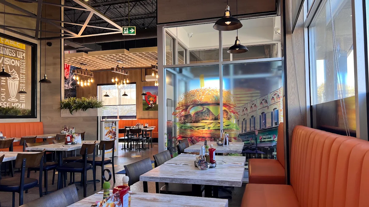 Vibe, Tubbies Big Breakfast Lunch & Dairy Bar - Barrie