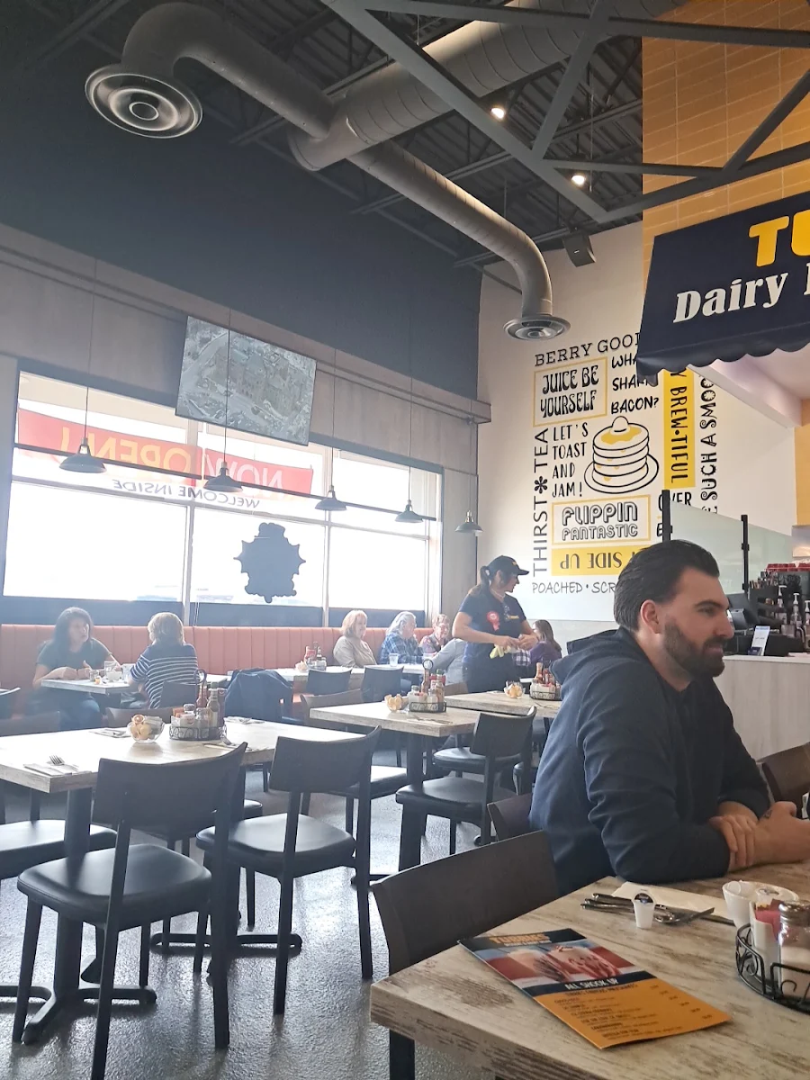 Vibe, Tubbies Big Breakfast Lunch & Dairy Bar - Barrie