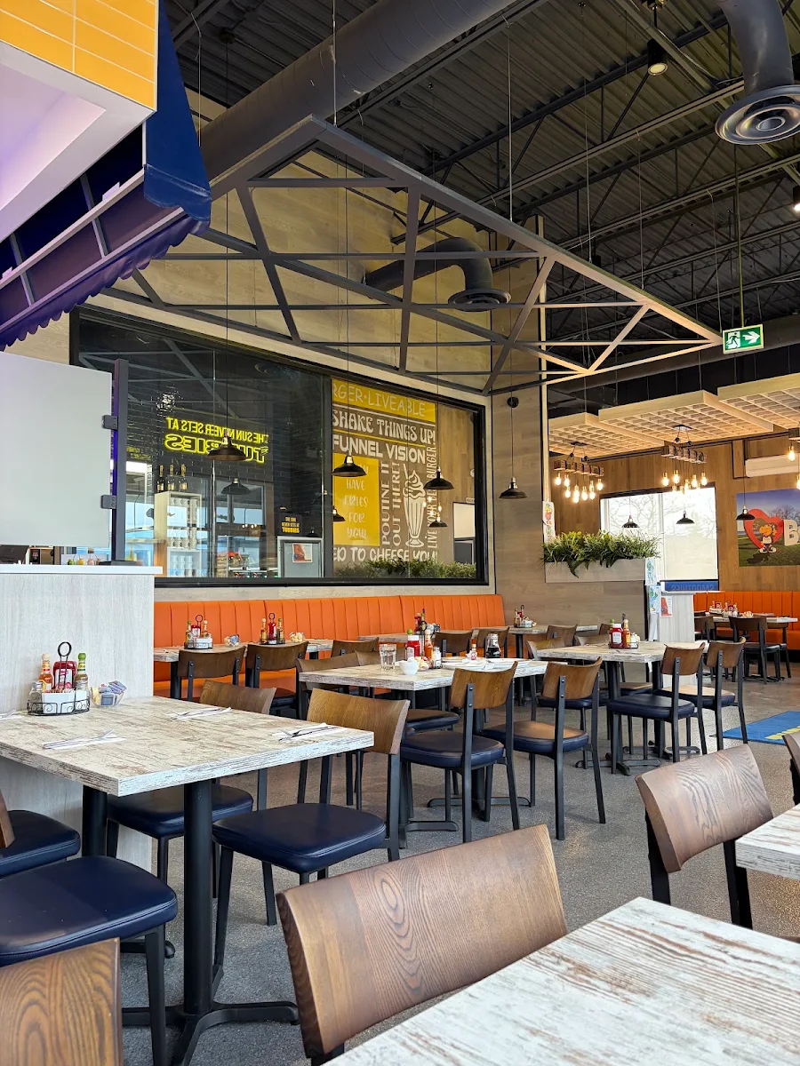 Vibe, Tubbies Big Breakfast Lunch & Dairy Bar - Barrie