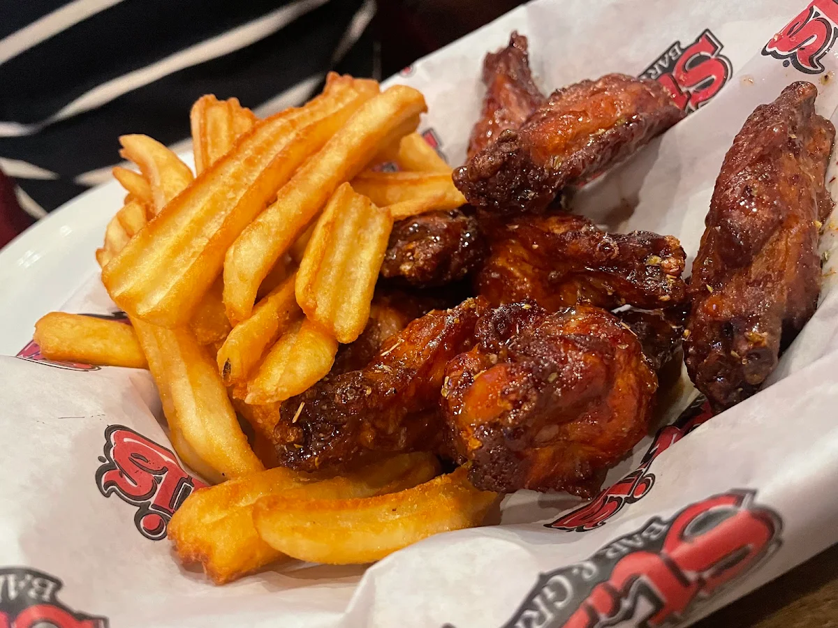Food & drink, St. Louis Bar & Grill