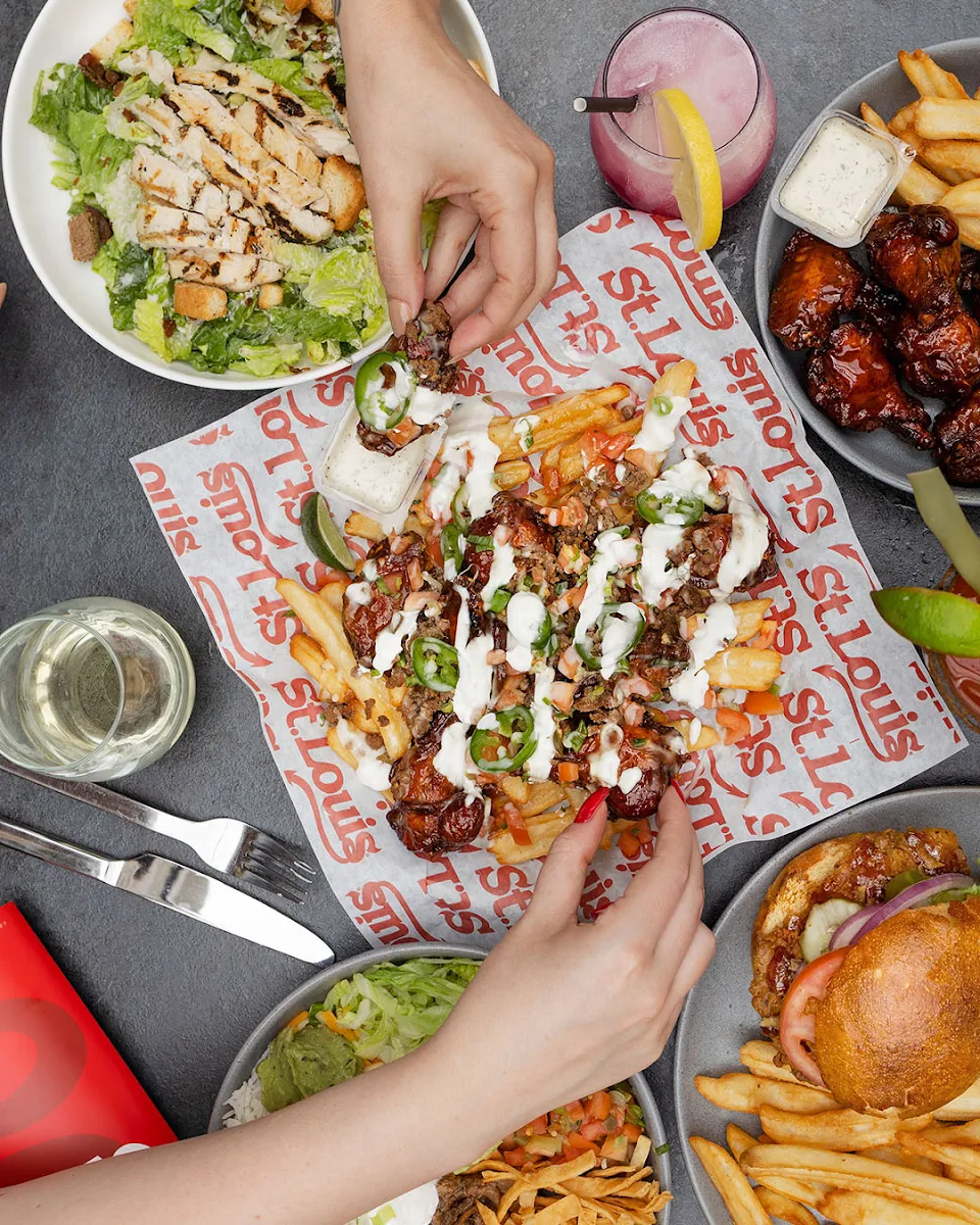 Food & drink, St. Louis Bar & Grill