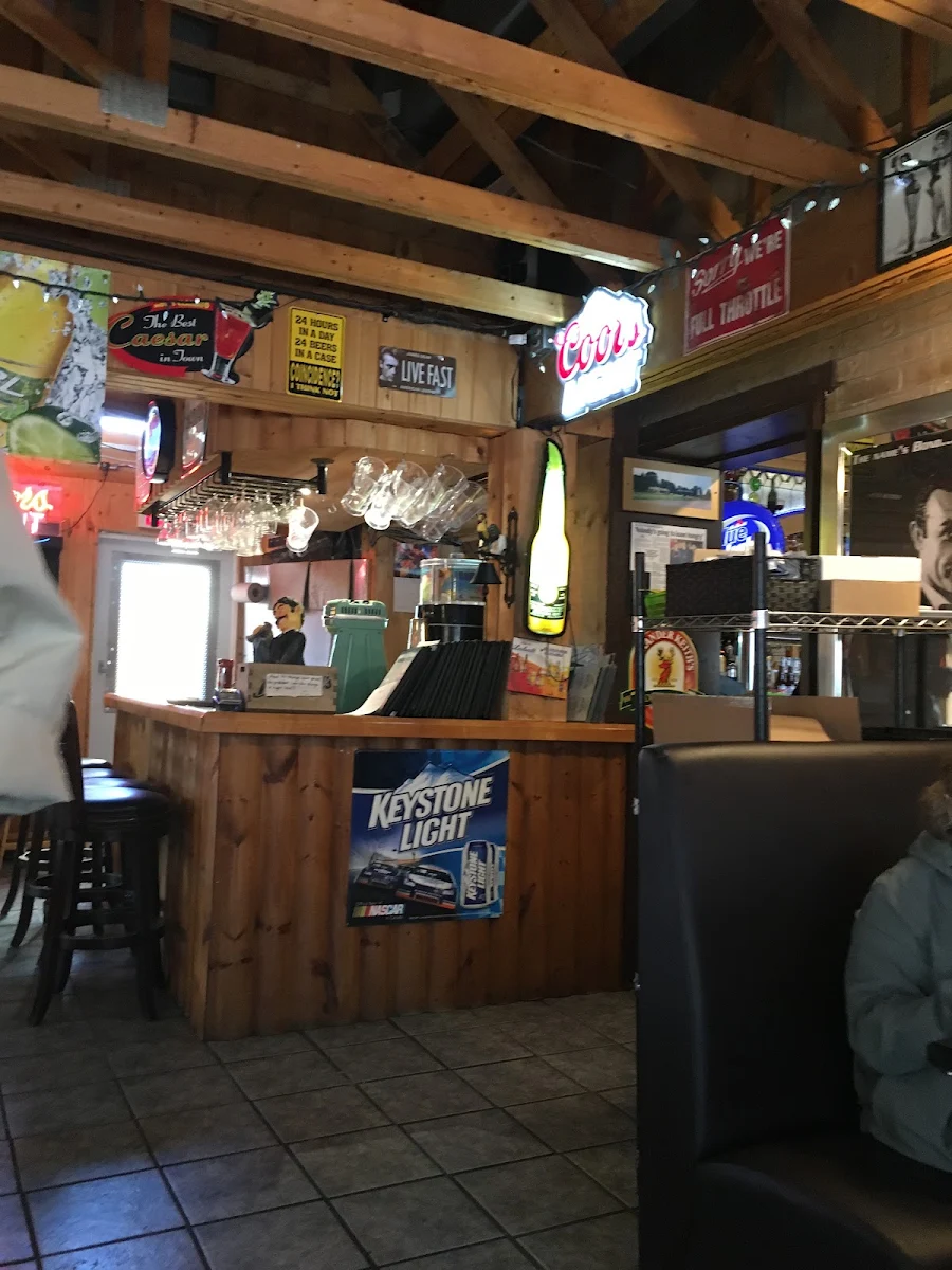 Vibe, Louie's Pizza & Pasta