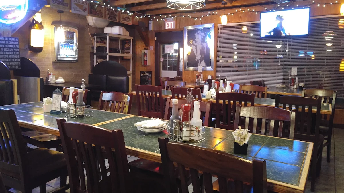 Vibe, Louie's Pizza & Pasta
