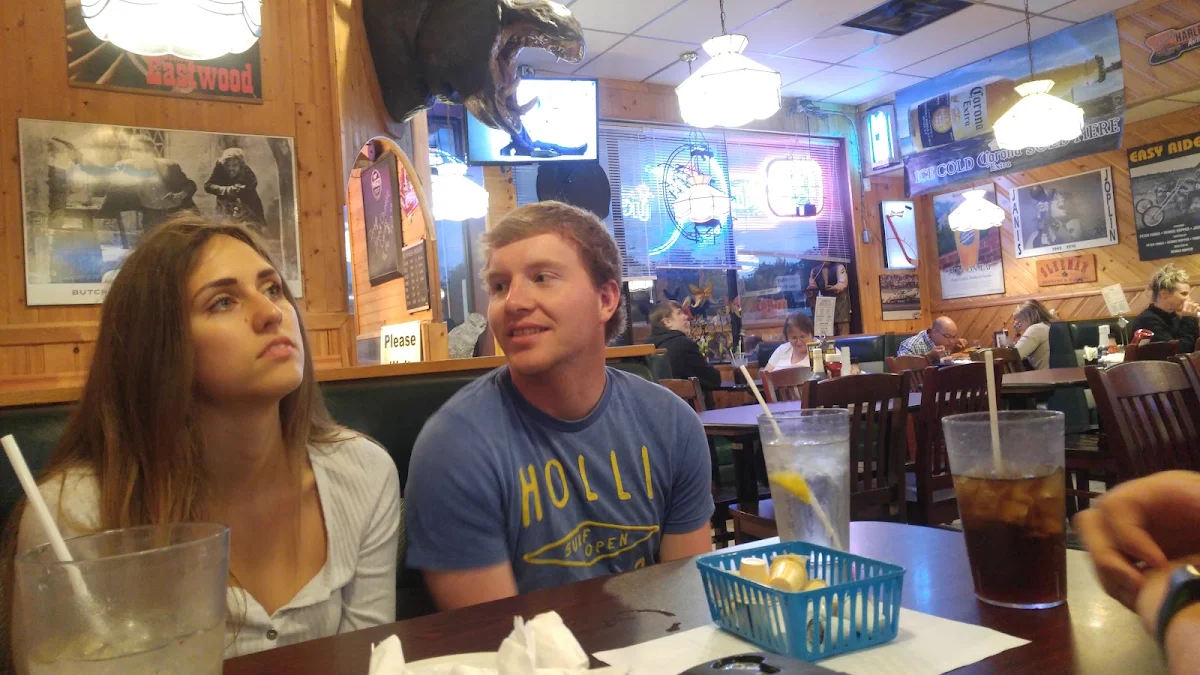 Vibe, Louie's Pizza & Pasta