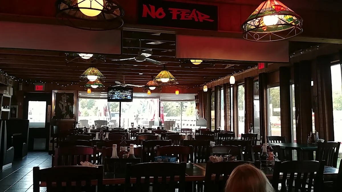 Vibe, Louie's Pizza & Pasta