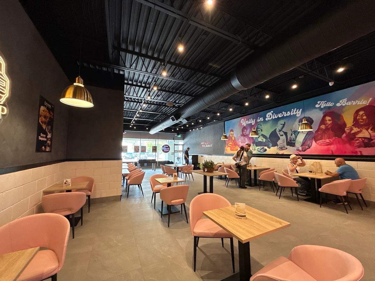 Vibe, Holy Shakes Desserts, Cafe & Mash-Up Eatery Barrie