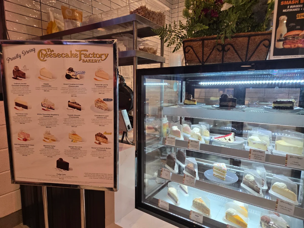 Vibe, Holy Shakes Desserts, Cafe & Mash-Up Eatery Barrie