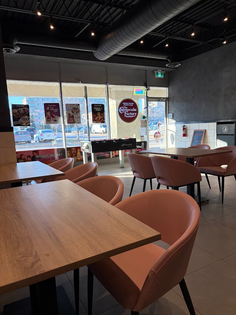 Vibe, Holy Shakes Desserts, Cafe & Mash-Up Eatery Barrie