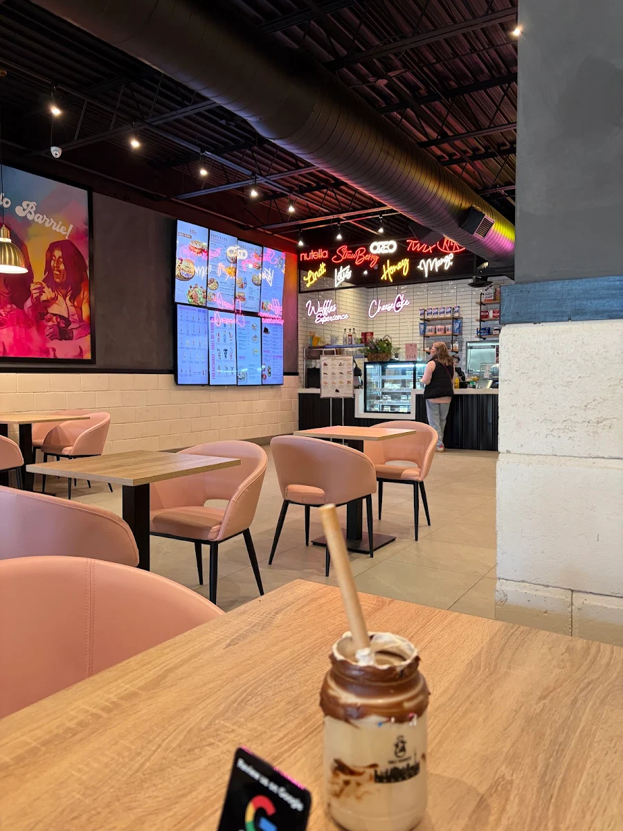 Vibe, Holy Shakes Desserts, Cafe & Mash-Up Eatery Barrie