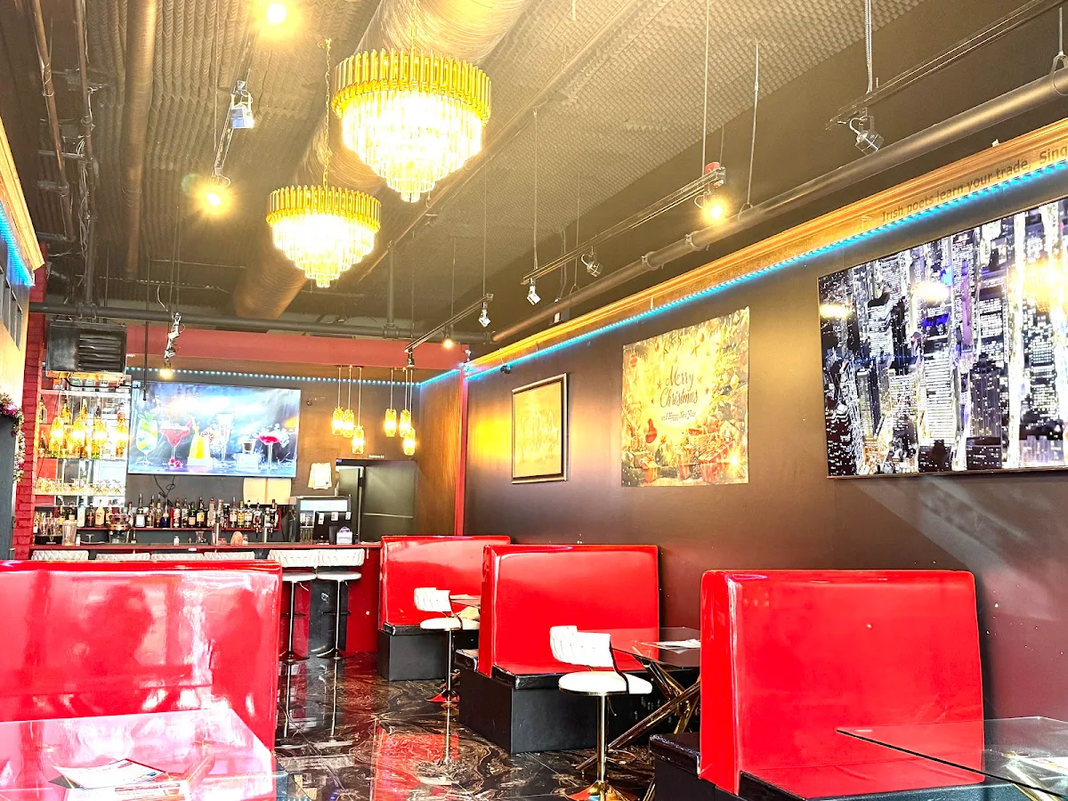 Vibe, Crystal Sports Bar & Grill