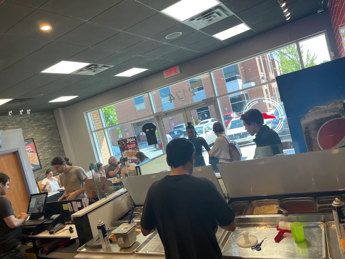 Vibe, Pizza Hut