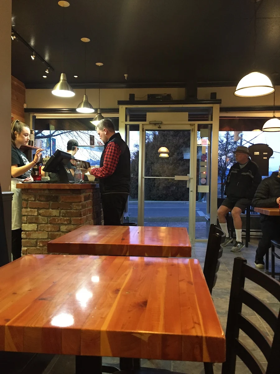 Vibe, Ragazzi Pizza Co
