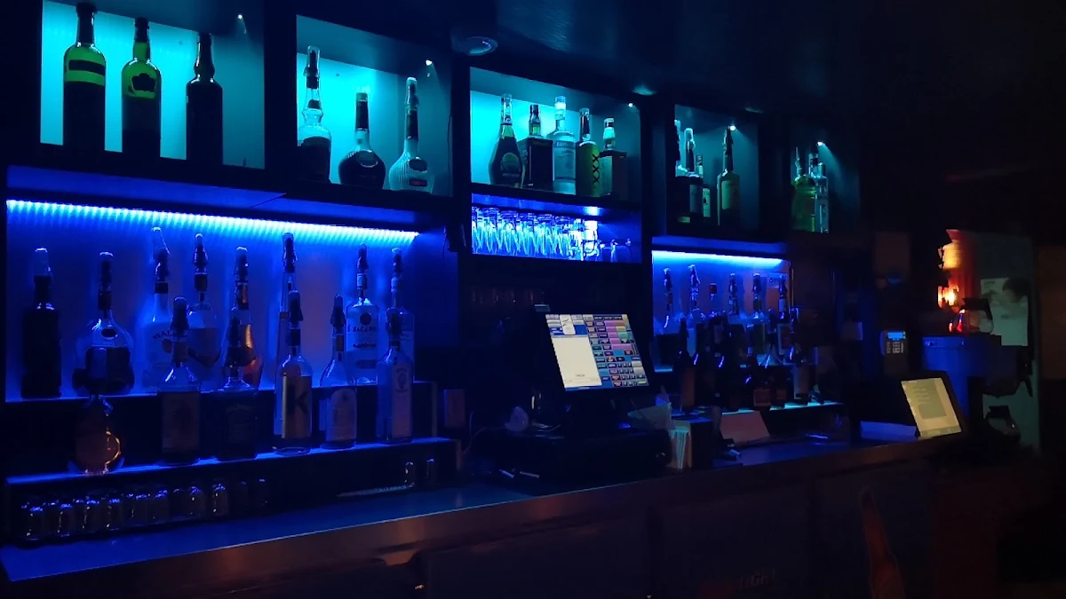 Vibe, Bar Le Tabarouette