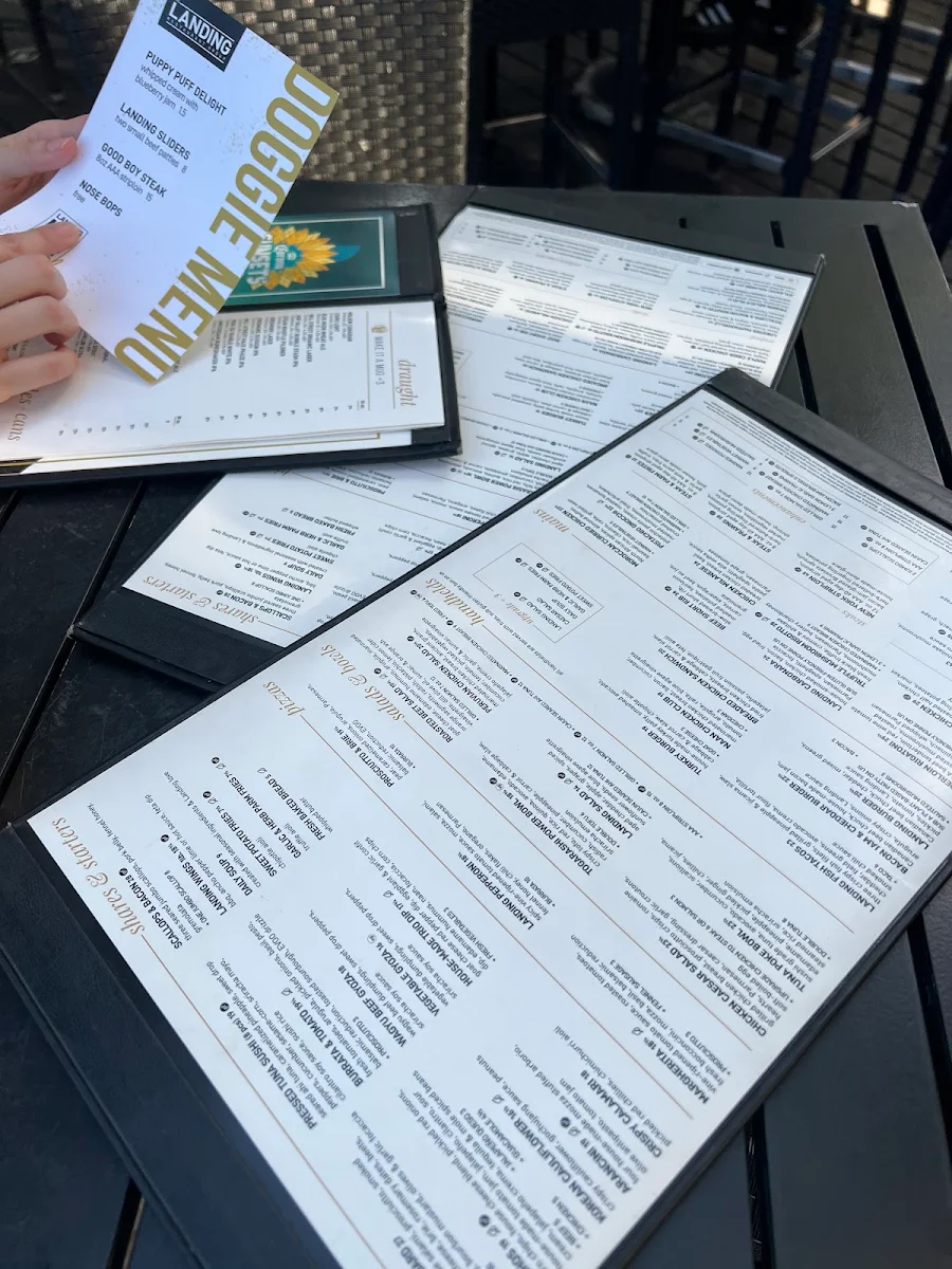 Menu, Hunters Landing
