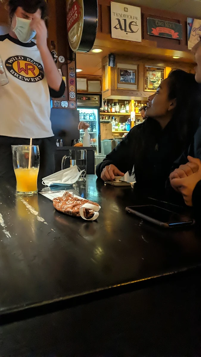 Food & drink, De'd Dog Bar & Grill