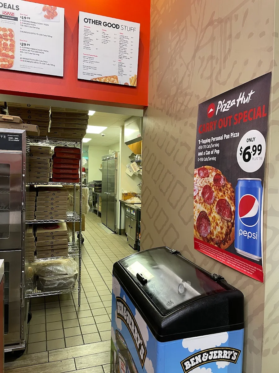 Menu, Pizza Hut