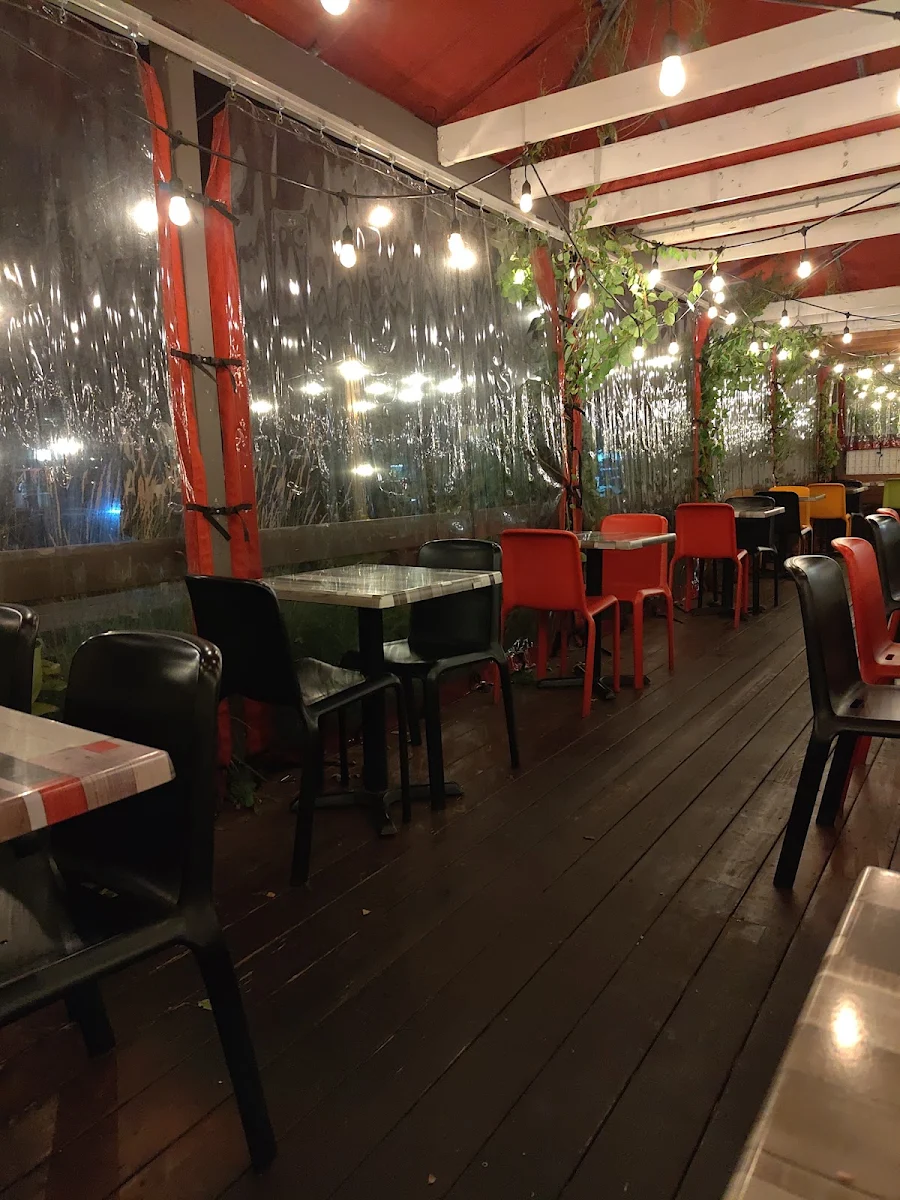 Vibe, Chez Victor Cap-Rouge