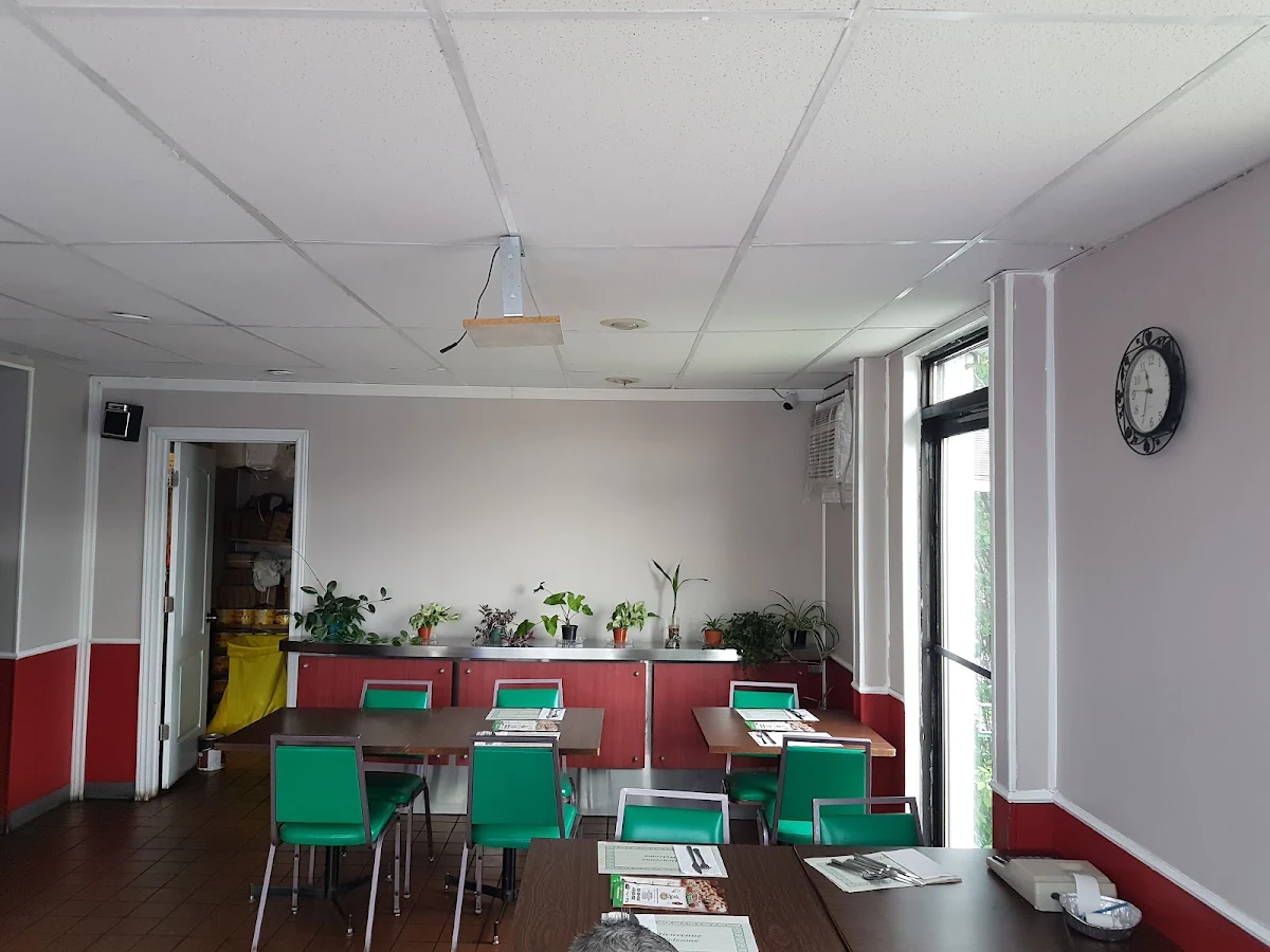 Vibe, Jacques Cartier Pizza - St-Hubert