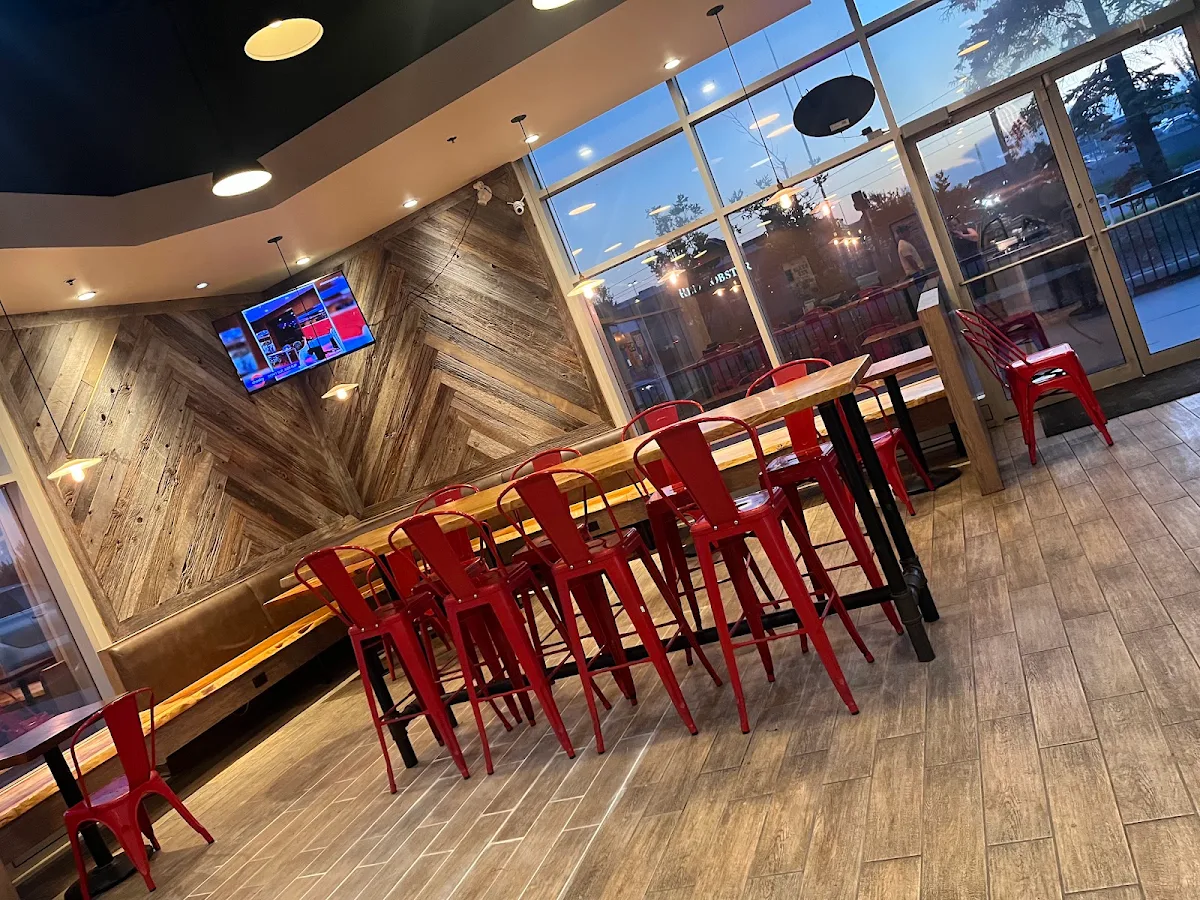 Vibe, Mucho Burrito Fresh Mexican Grill