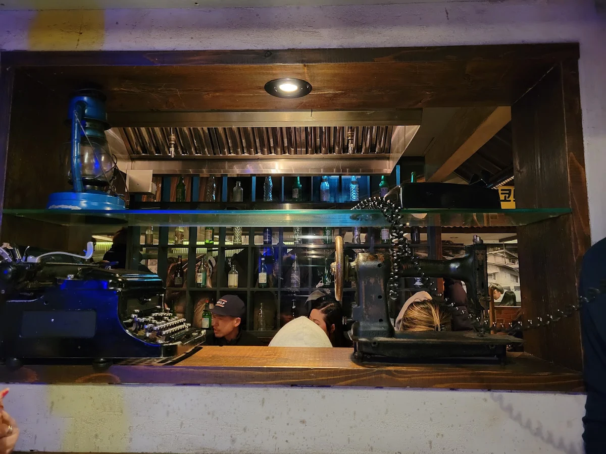 Vibe, Daldongnae Korean BBQ - Hwy 7