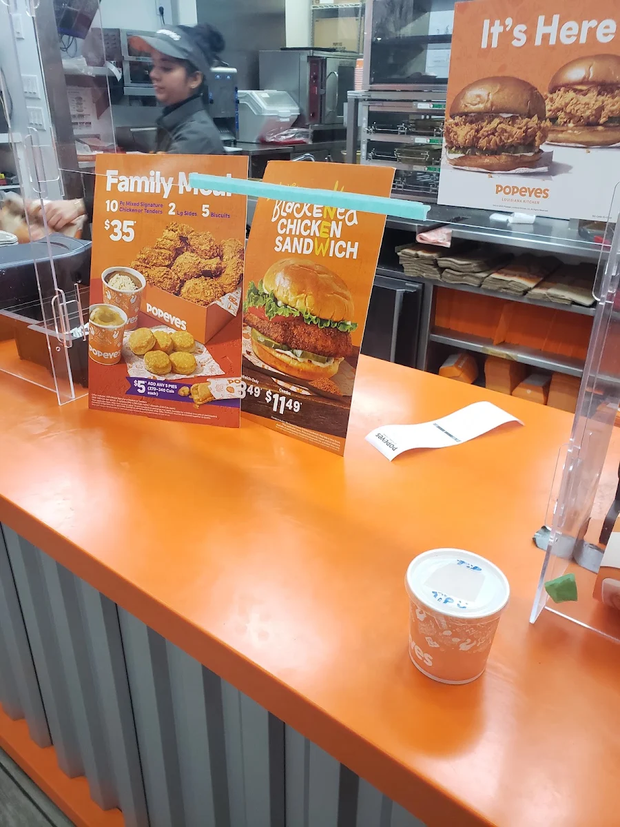 Menu, Popeyes Louisiana Kitchen