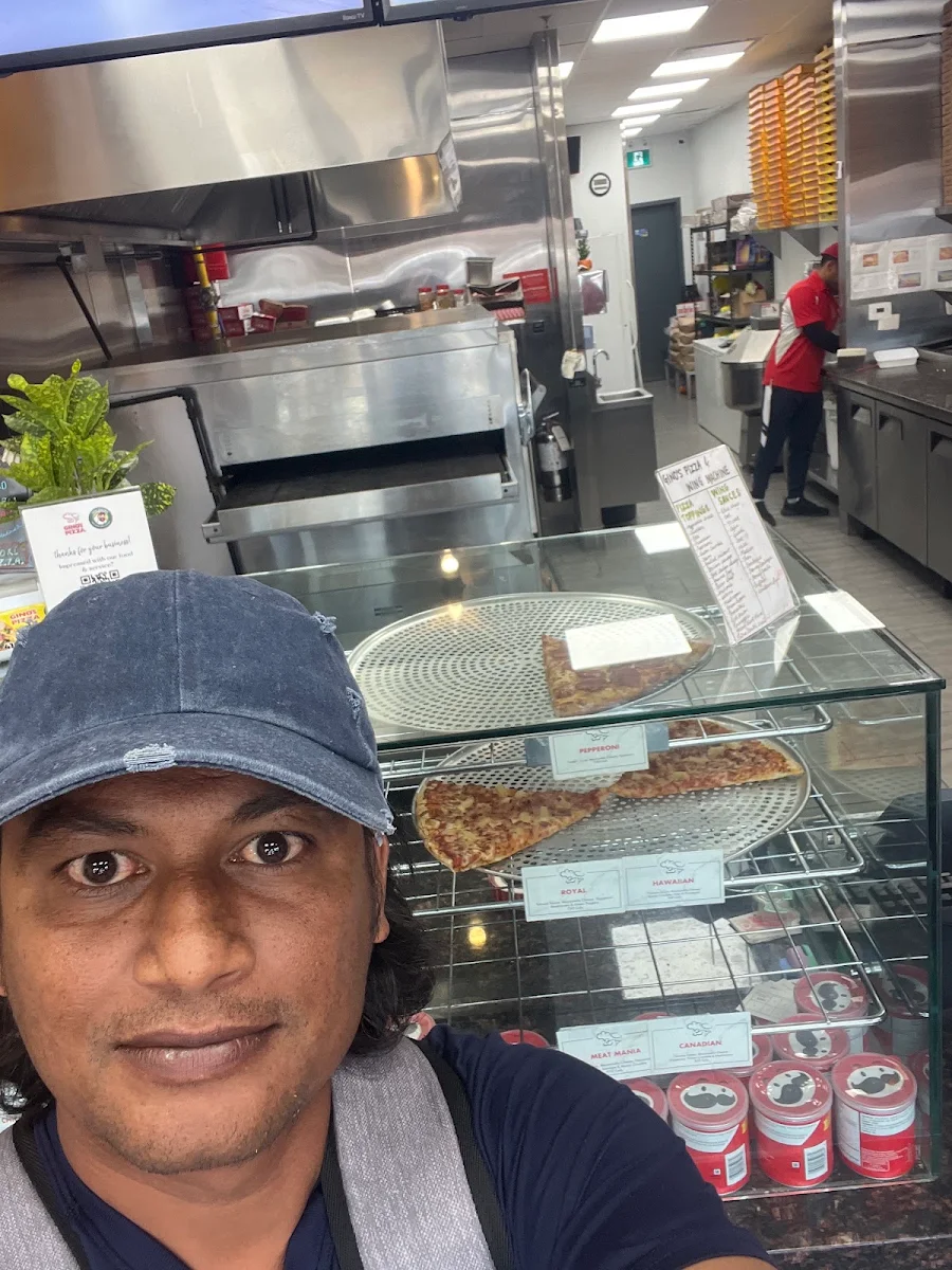 Vibe, Gino's Pizza & Wing Machine