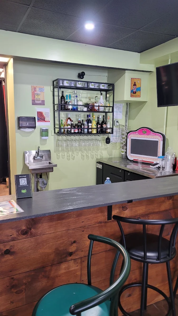 Vibe, Nikki's Jamaican Kitchen