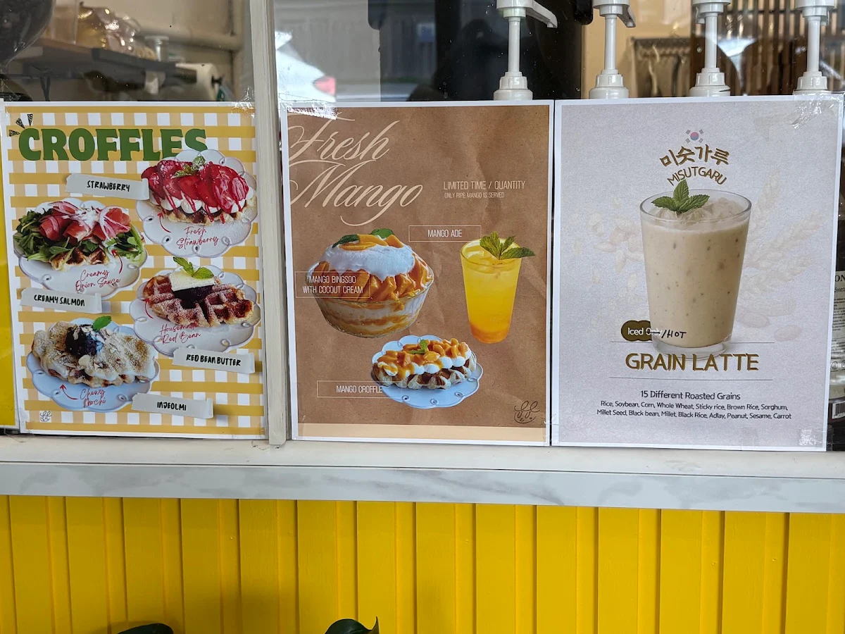 Menu, Fluffle Cafe