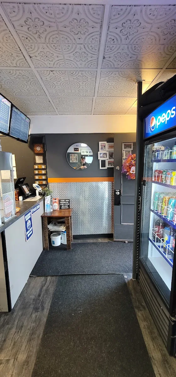 Vibe, Campus Pizza
