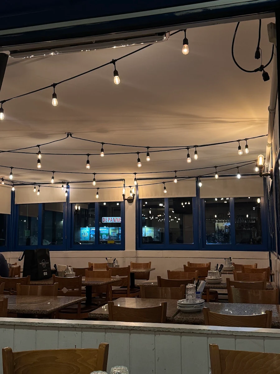Vibe, Greektown Grill