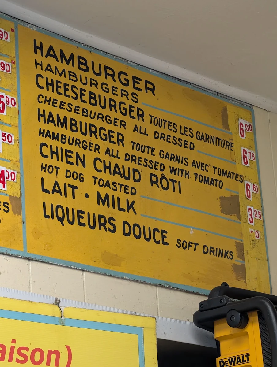 Menu, Décarie Hot Dogs
