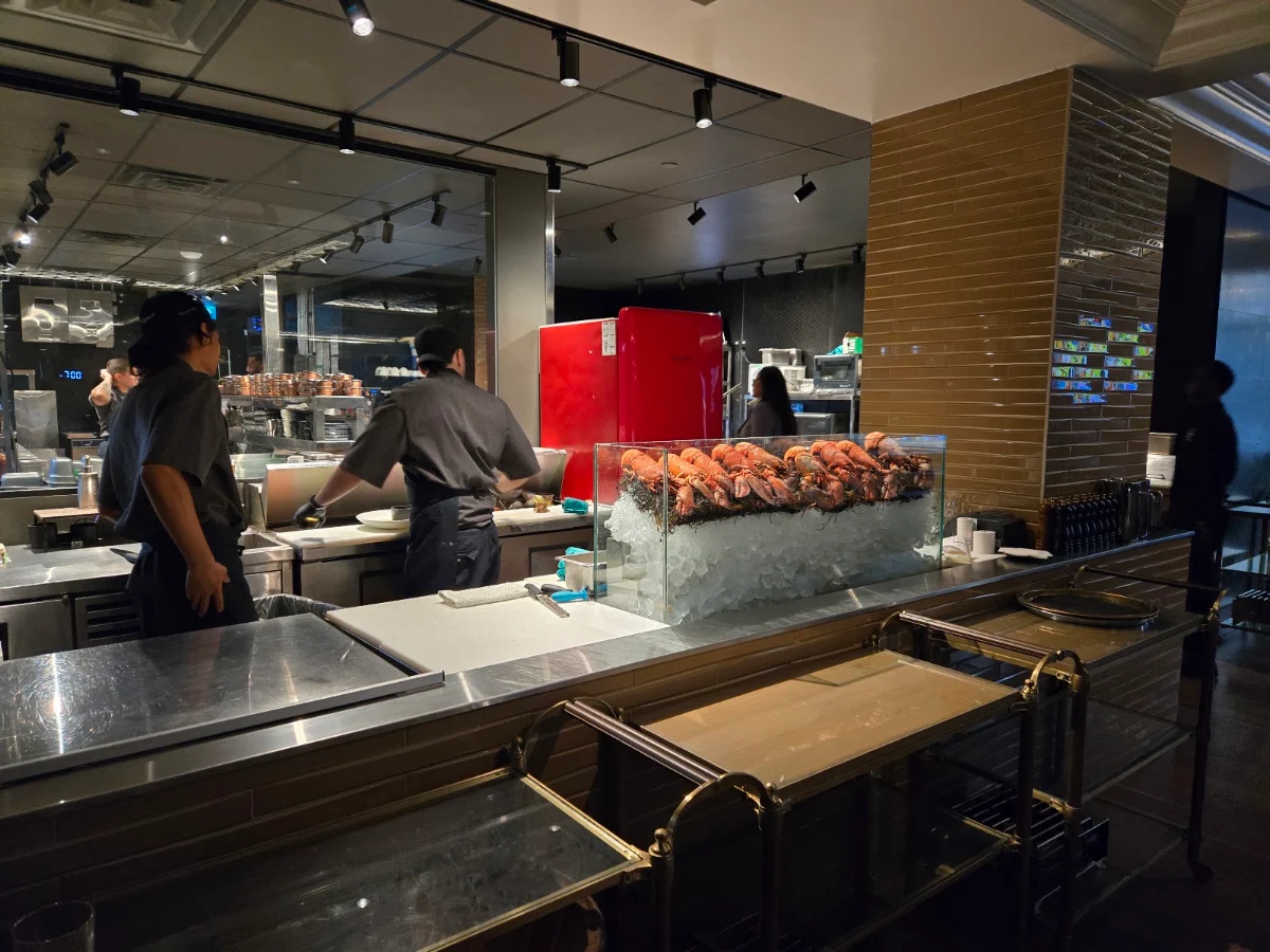 Vibe, Blue Bovine Steak + Sushi House