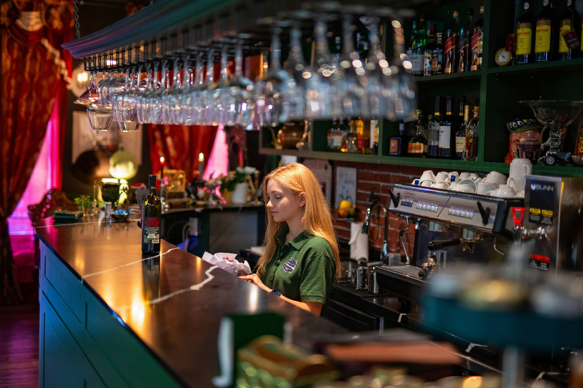 Vibe, Old Avenue Restaurant