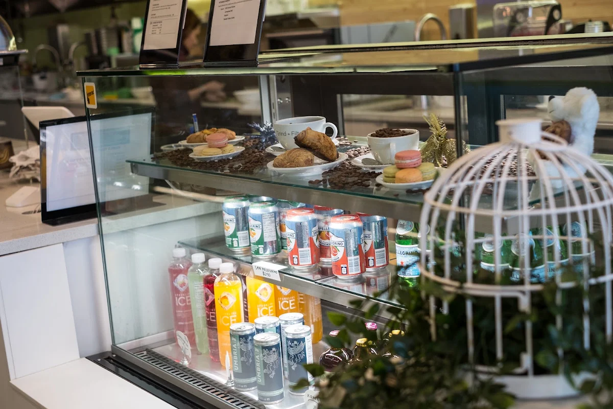Vibe, Alina Cafe and Eatery